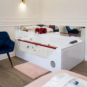 apartament-glamour-jacuzzi.krakowhotelspoland.com/